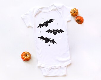 Halloween Baby Onesie®, Halloween Baby Bodysuit, Baby's First Halloween, Halloween Baby Outfit, Cute Halloween, Bat Friends