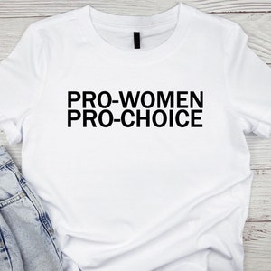 Roe v Wade Tee, Pro Choice T-Shirt, Feminist Shirt, Women’s Rights Apparel, Reproductive Rights, Pro Roe