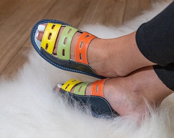 Pantoufles à orteils ouverts en cuir, semelle intérieure en cuir naturel, chaussure de maison, pantoufles à orteils ouverts, chaussures de maison, confortables et faites à la main, rayures colorées