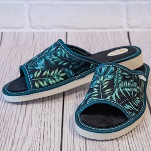 Leather open toe slippers, natural leather insole, house shoe, open toe slippers, home shoes, comfy and handmade