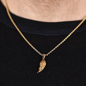 18k Gold Angel Wing Pendant Necklace Chain for Men or Women Perfect Boyfriend and Girlfriend Gift