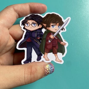 Autocollant Hobbit et Assistant 3" Vinyle avec épée et baguette Frodo Baggins Harry Mashup Lord of the Rings Magic Spell Fantasy Shire