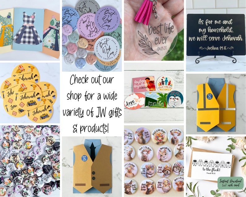K&ouml;nnte beinhalten: Eine Collage aus verschiedenen handgefertigten Geschenken und Produkten f&uuml;r Jehovas Zeugen. Das Bild zeigt eine Vielzahl von Designs, wie z. B. eine gelbe Weste mit dem Text "Jehovas Zeuge", eine Karte mit einem Kleid, eine Karte mit einem Bauarbeiter und eine Karte mit einer Kuh. Das Bild zeigt auch eine Vielzahl von Kn&ouml;pfen mit verschiedenen Designs, wie z. B. eine Kuh, eine Blume und ein Herz. Der Text "Schauen Sie sich unseren Shop f&uuml;r eine gro&szlig;e Auswahl an JW-Geschenken & Produkten an!" ist in der Mitte des Bildes zu sehen.