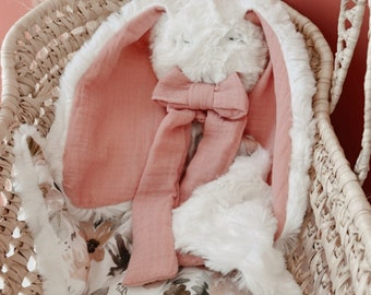 Doudou swaddle / cuddly fur blanket - Large pink flowers.