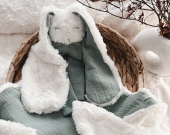 Doudou lange en fourrure blanche et gaze de coton vert sauge