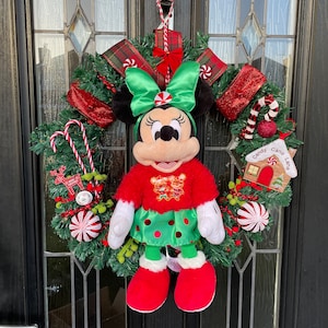 Gemmy Aufblasbare Mickey-Maus-Weihnachts-Smoking in einem Weihnachts-Smoking  mit Kranz, Dekoration für drinnen und draußen, 1,52 m : : Küche,  Haushalt & Wohnen