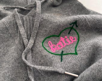 100% CASHMERE HOODIE Customized Sweater, Chainstitch Embroidered Cashmere Pullover Clothing for Women, Mothers Day Monogram Heart Shirt Gift