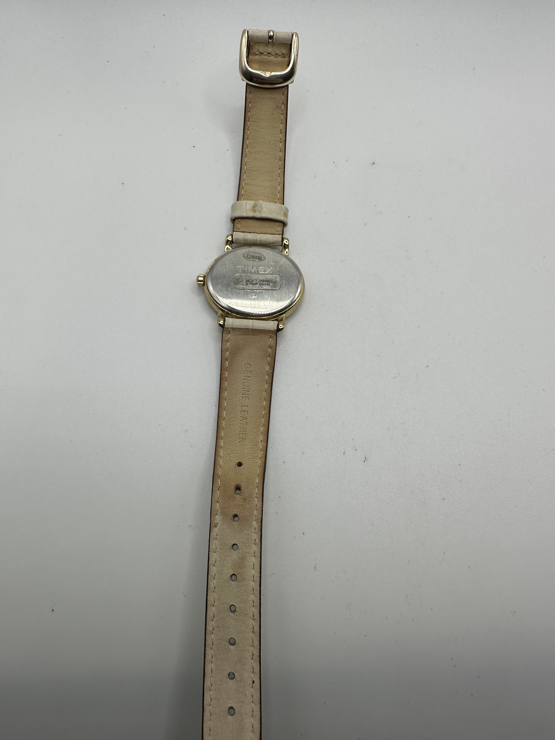 Vintage Timex Ladies Gold Tone Oval Watch White Leather 