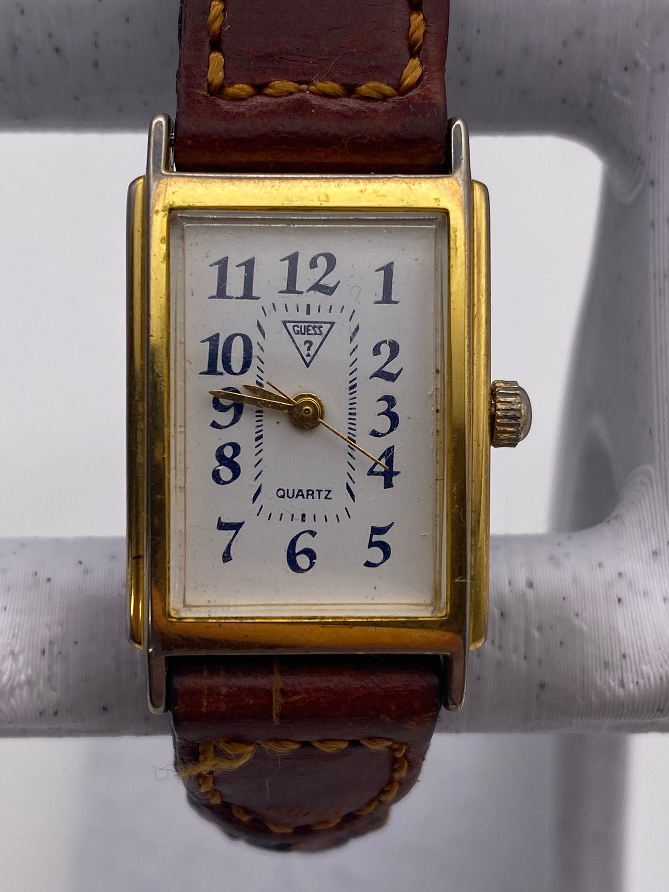 Vintage Guess Square Leather Quartz Watch Gold Tone Leather  display picture 2