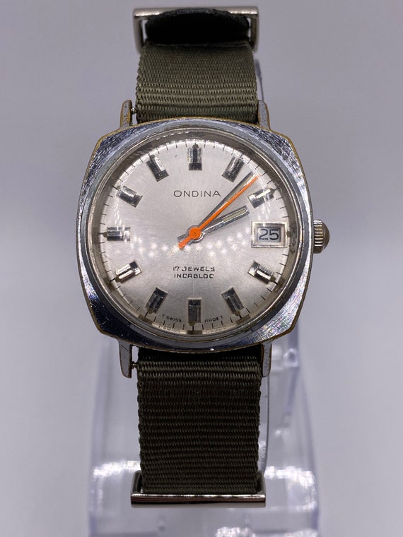 Manual wind shop wrist watch