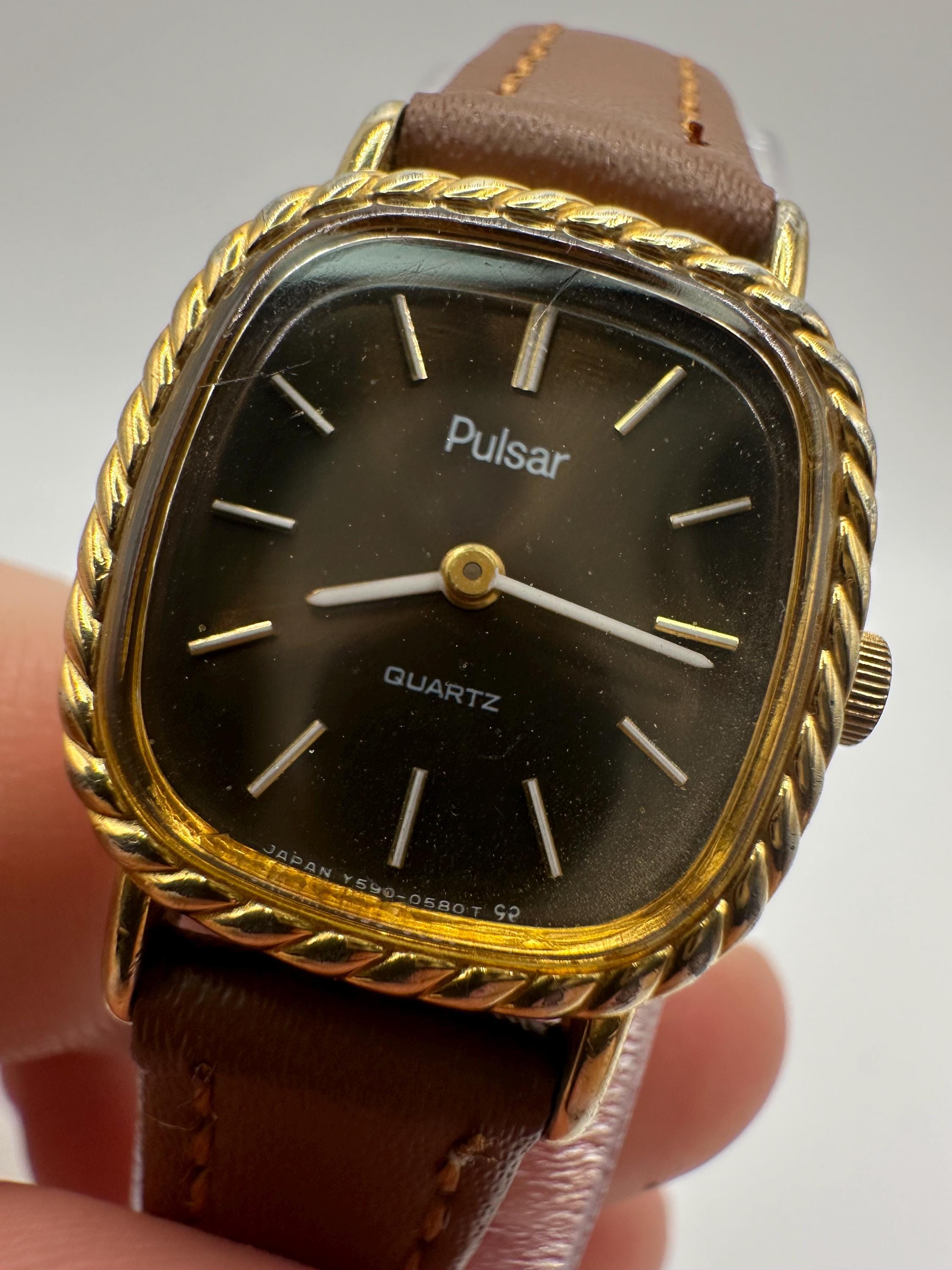 Vintage Pulsar gold-tone green dial brown leather watch 1984 Gold Tone Pulsar Quartz Tank Watch – Oldtimer Watch Shop main image 4