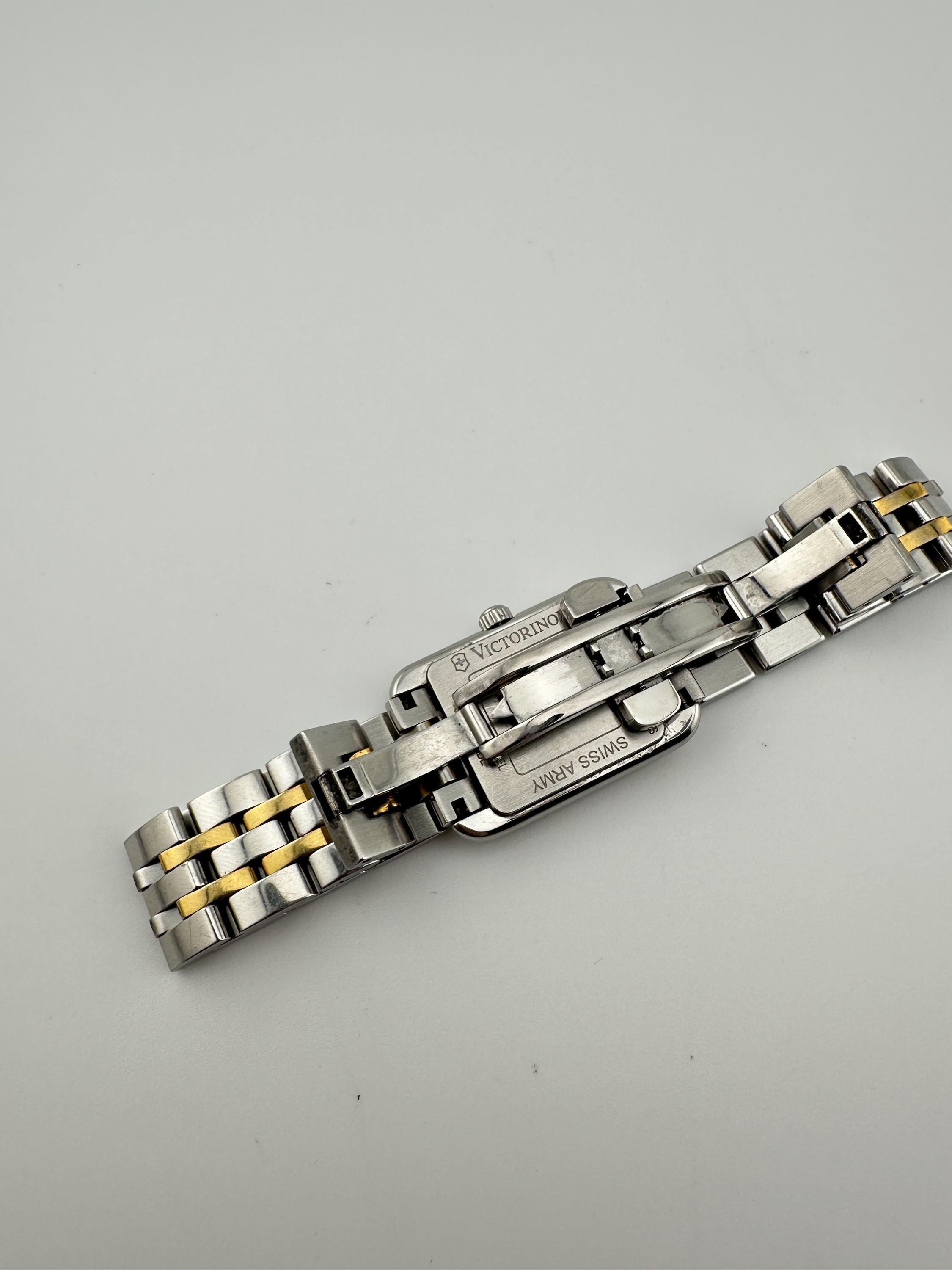 Swiss bank レディース ステンレススチール 時計 USA製 Victorianox Swiss Army Ladies Tank Watch Quartz Silver Gold Tone