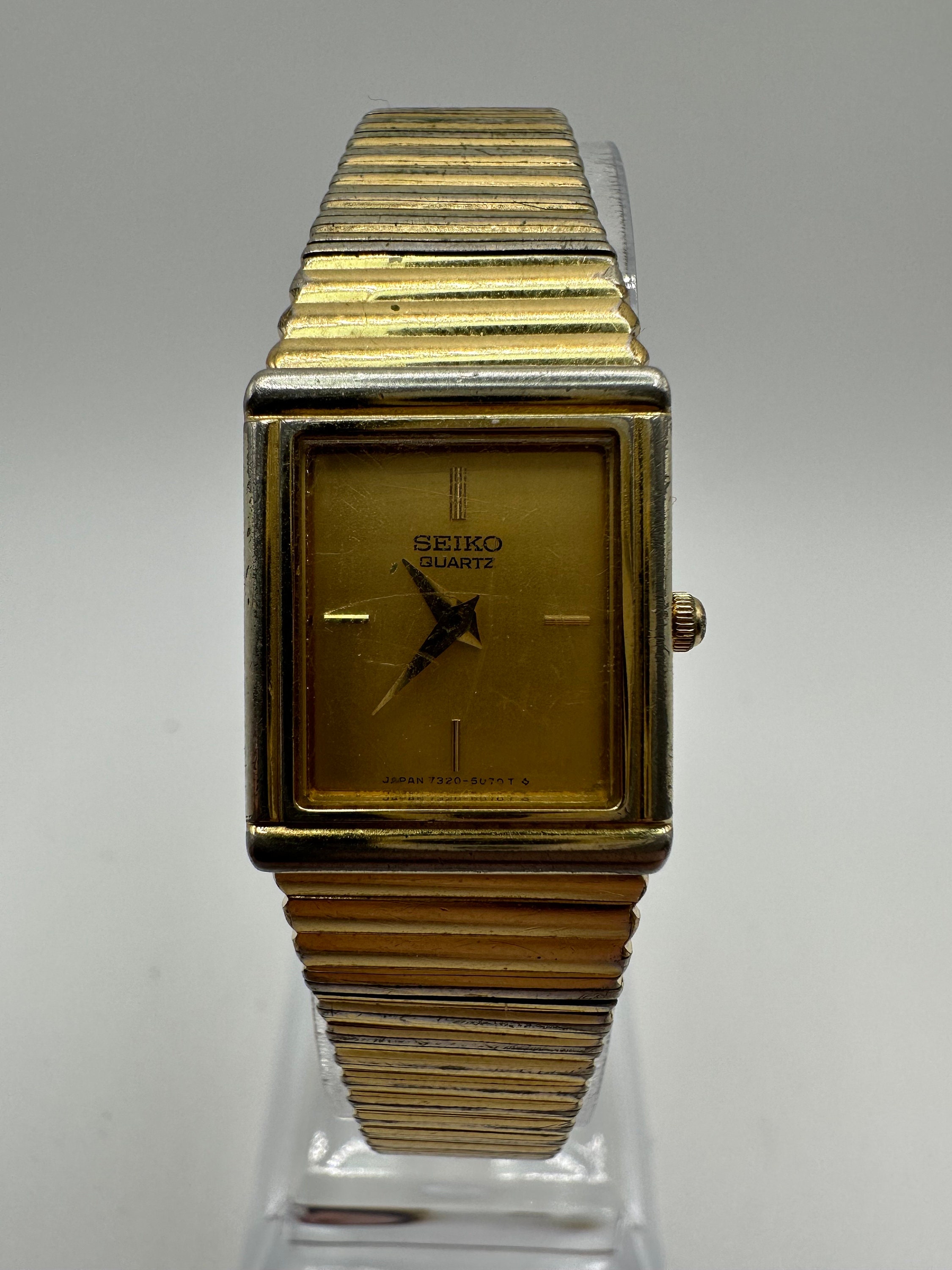 ヴィンテージ セイコー 7320-5060 タンク ローマン文字盤 稼働品 SEIKO - ヴィンテージ SEIKO SOLAR タンク ローマン文字盤 稼働