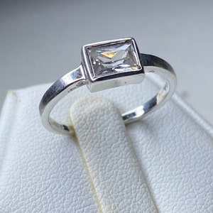 Vintage sterling silver statement ring size 6 3/4 rectangle diamond cubic zirconia stone bezel set gift her ladies women retro designer