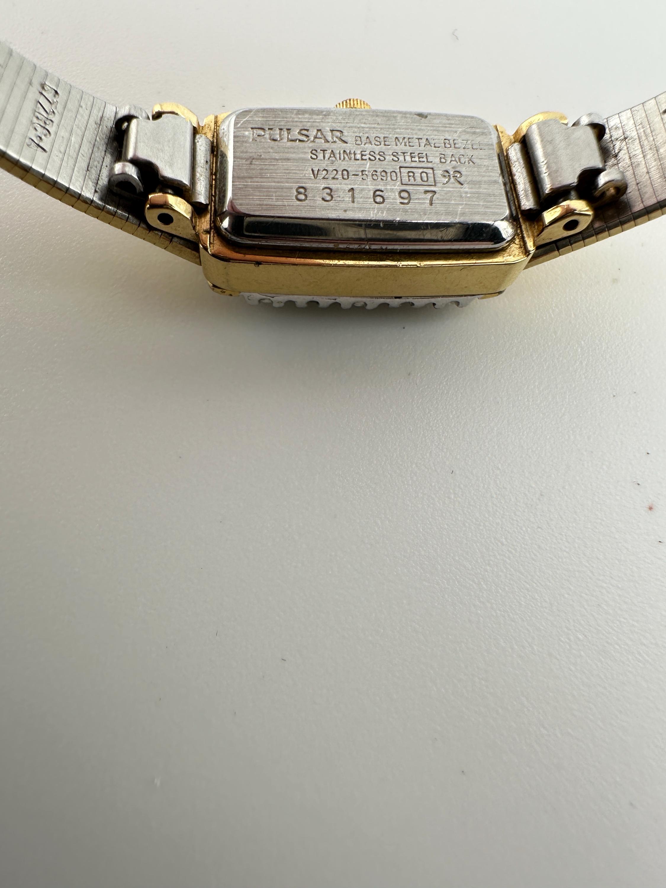 Ladies Pulsar by Seiko Dress Watch V220-5240 in excellent 