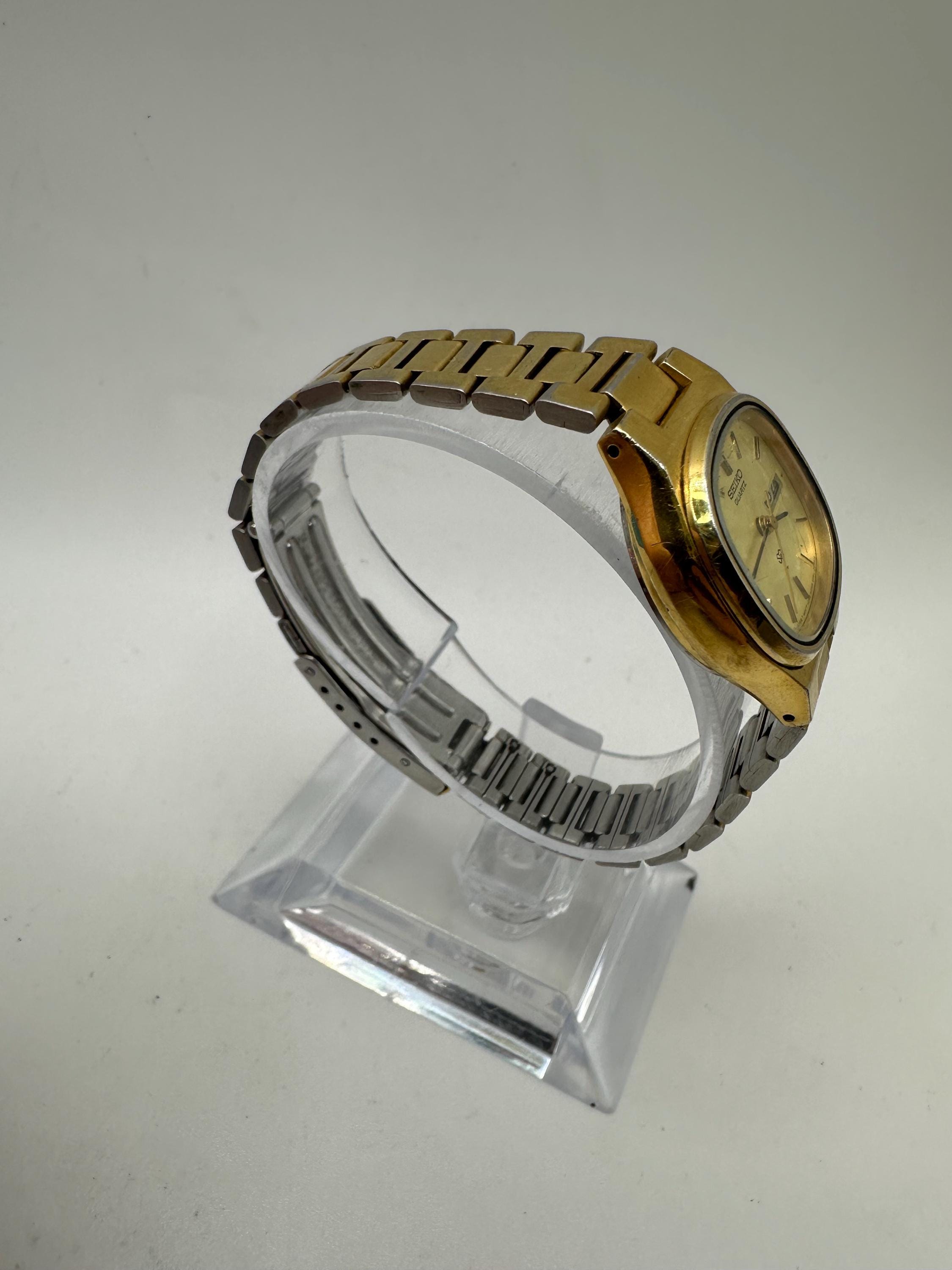 Vintage Seiko 8523 Ladies Gold Tone Day Date Watch Quartz Gift Her