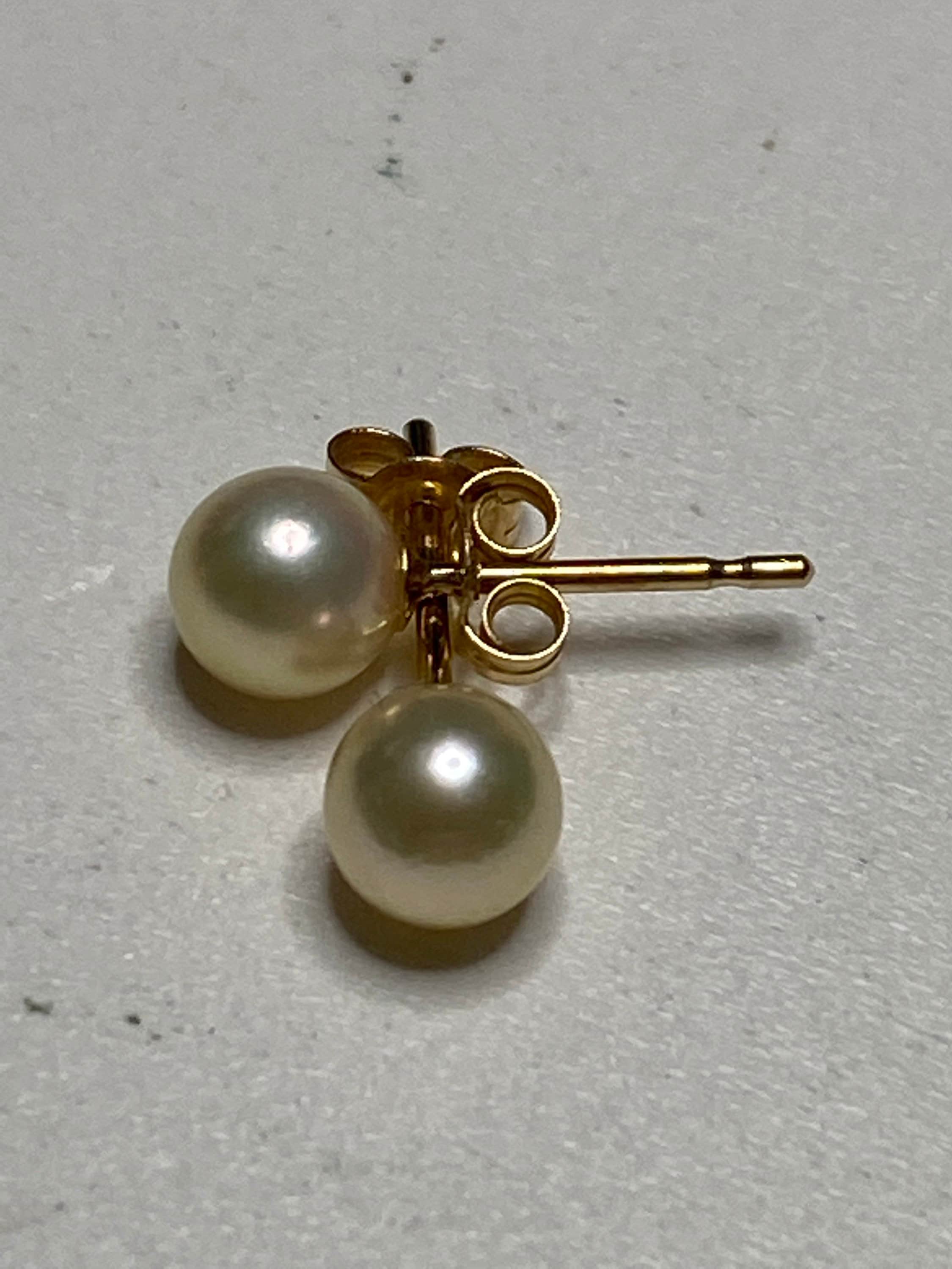 14k Gold 5mm Cultured Pearl Stud Earrings Vintage Yellow 585  display picture 1