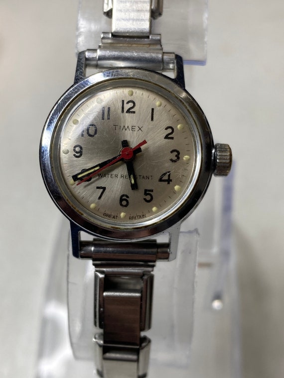 Antique 26mm Timex mechanical ladies watch made G… - image 1