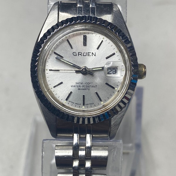 Vintage working Gruen quartz ladies  watch silver stainless tone gift her women adjustable japan day date antique retro