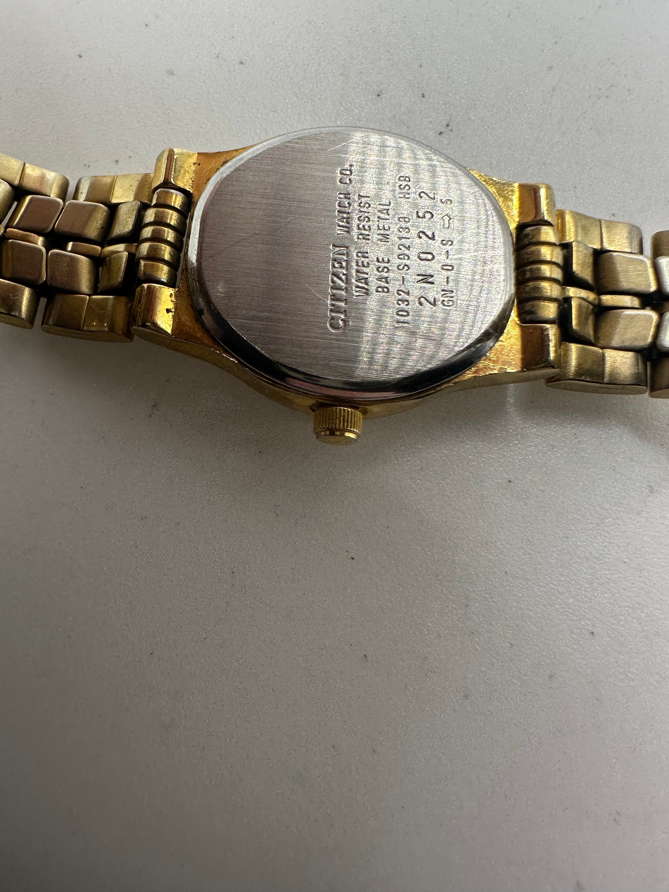 Vintage Citizen 1032 Gold Tone Ladies Watch Black Face