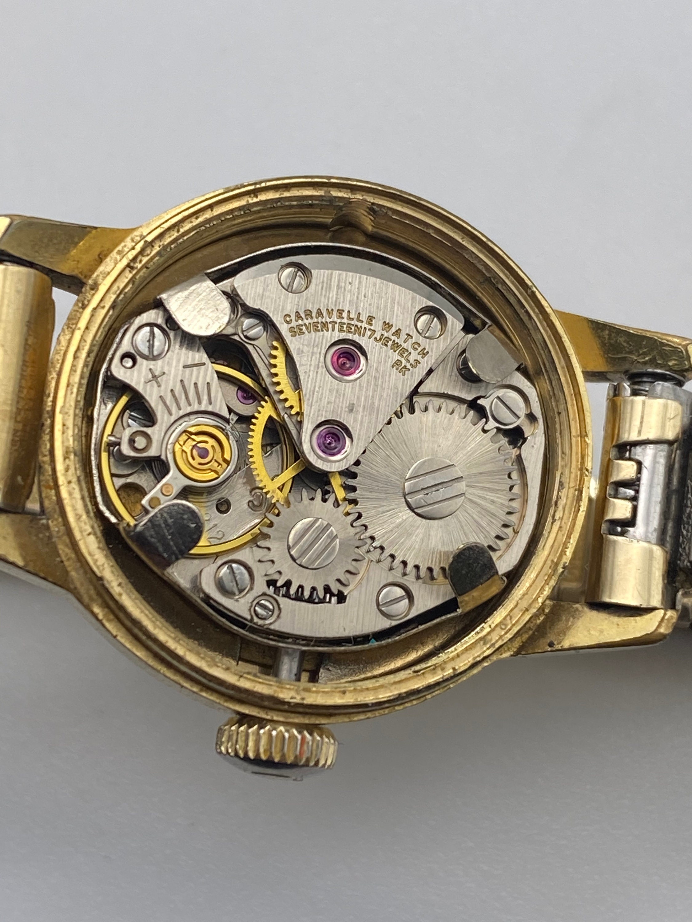 Vintage Caravelle by Bulova N7 1977 Mechanical Wind Gold  display picture 2