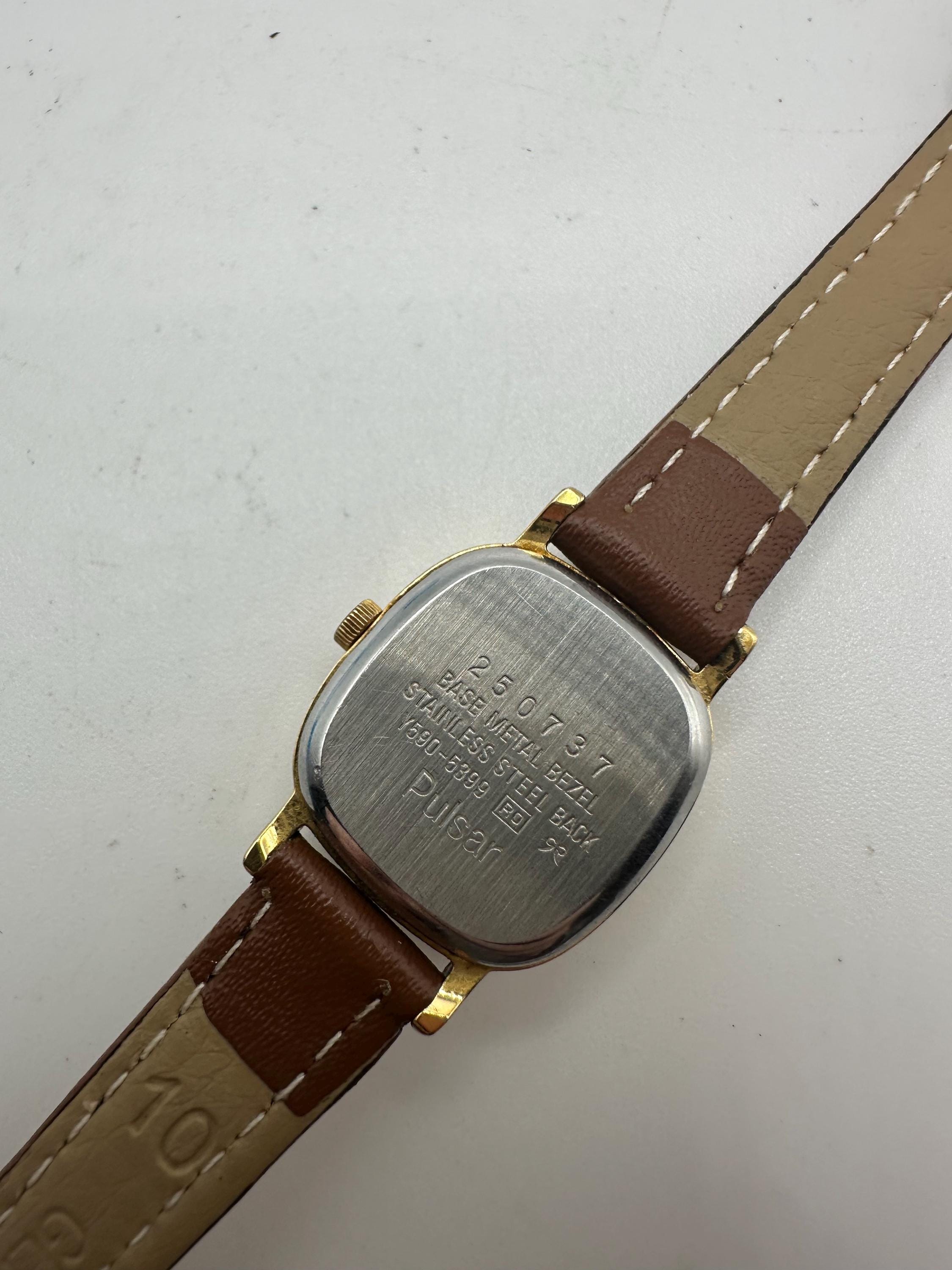 Vintage Pulsar gold-tone green dial brown leather watch 1984 Gold Tone Pulsar Quartz Tank Watch – Oldtimer Watch Shop main image 3