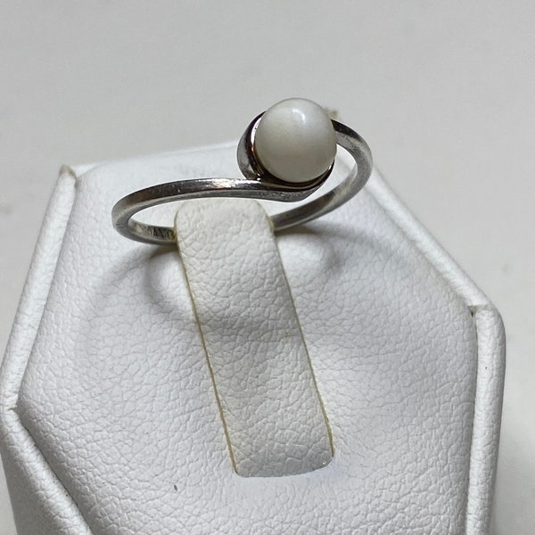 Vintgae Avon cultured Pearl sterling silver statement bypass ring size 6 women ladies gift for her