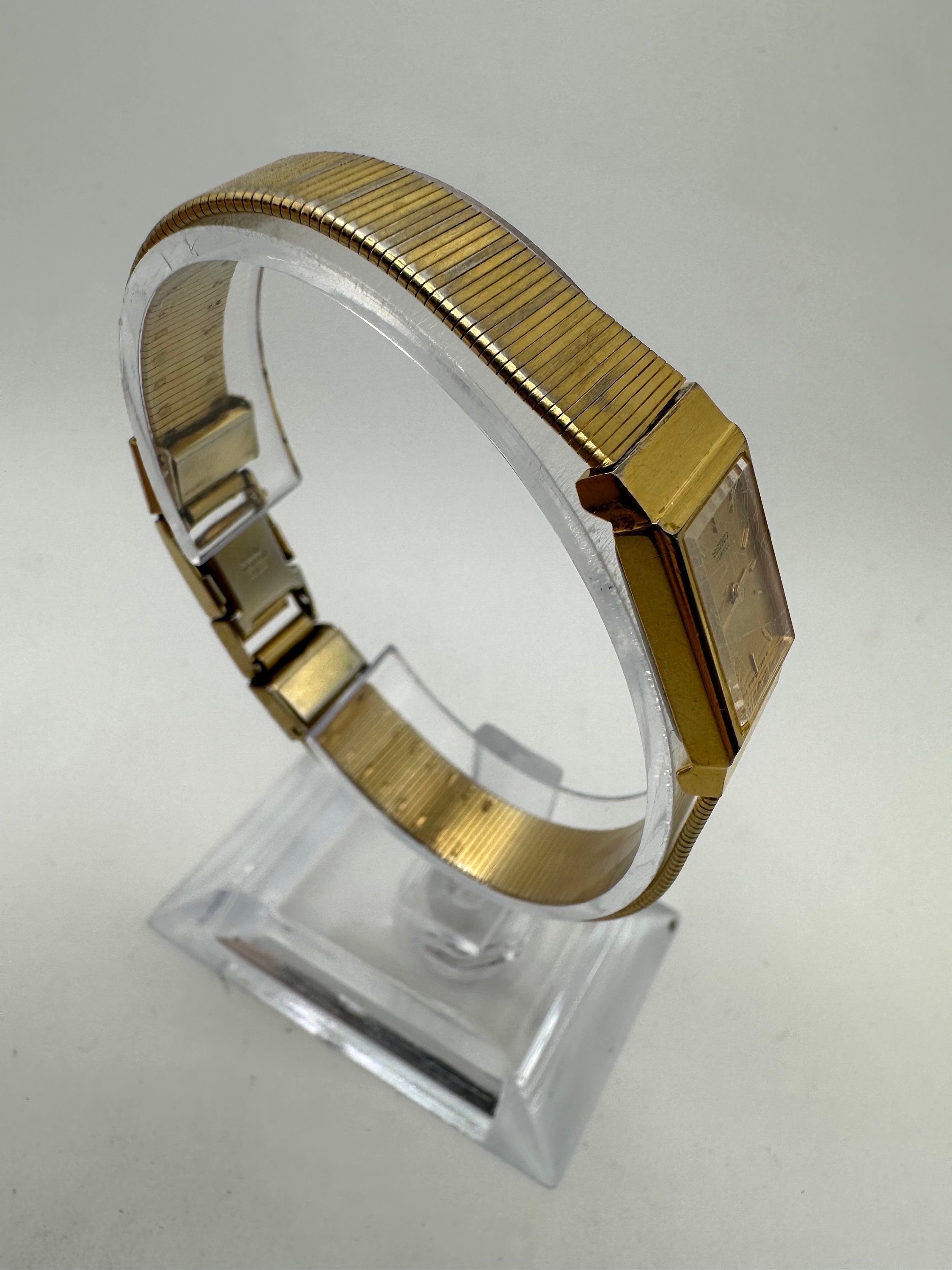 Vintage Seiko 1F20 Ladies Gold Tone Tank Dress Watch Gift Her