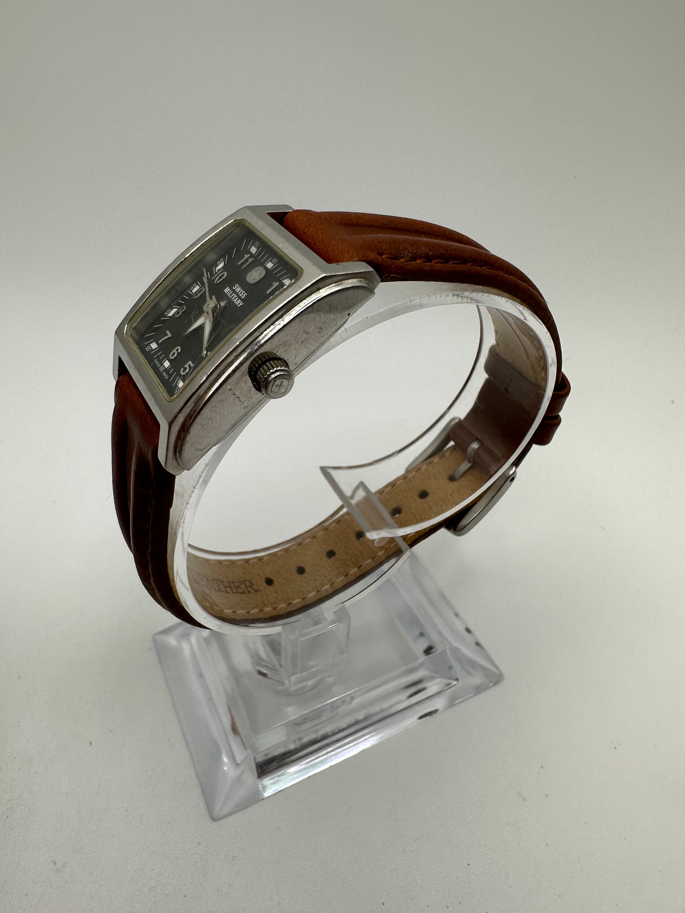 Swiss Army Rare Vintage Ladies Watch Stainless Case Fossil Leather Strap Date Vintage Swiss Military Ladies 22mm Silver Tank Watch Italian  main image 4