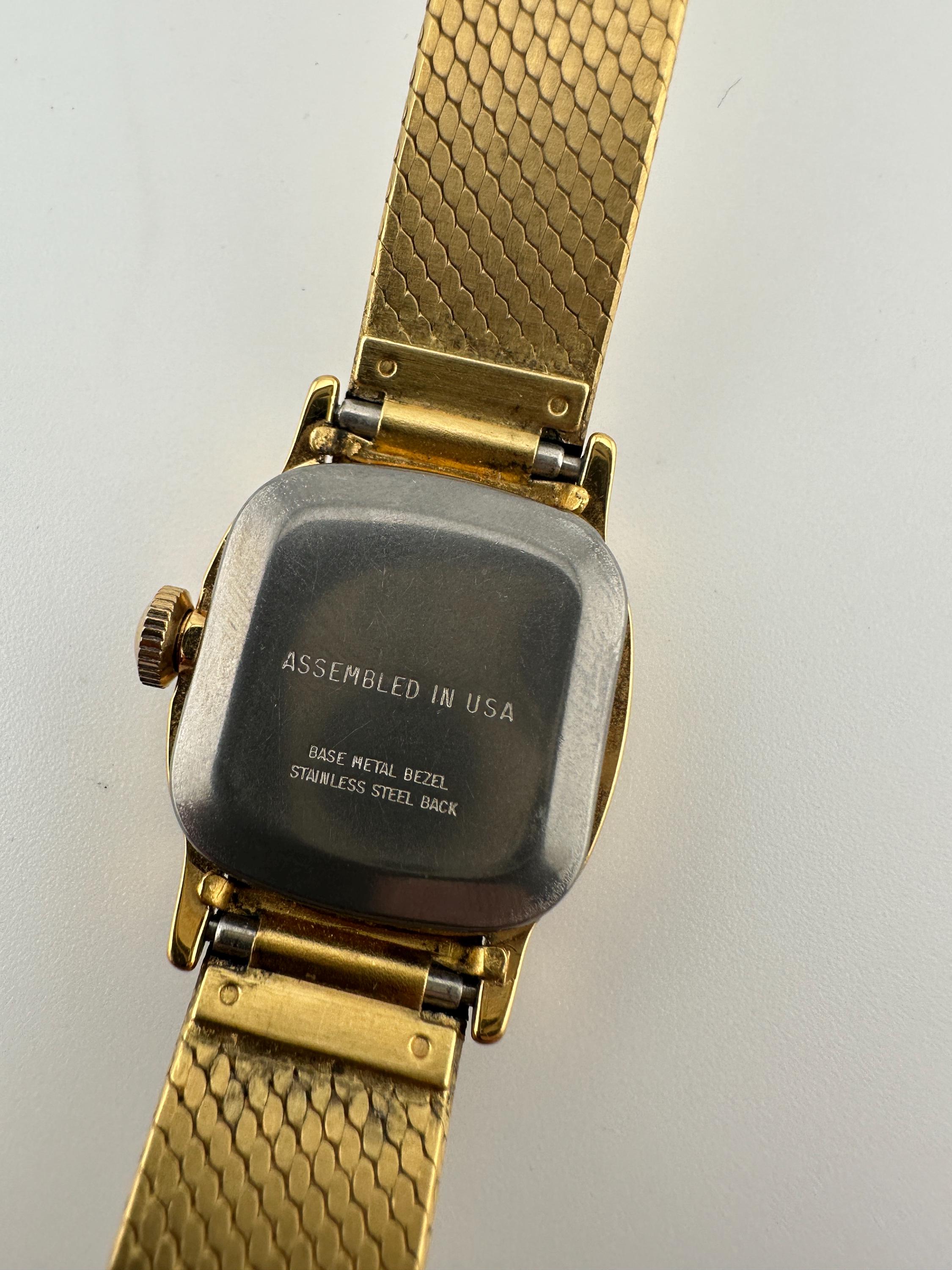 Vintage Timex ladies gold tone mechanical winding dress watch Timex Women Gold Tone Oval Stainless Steel 21mm Mechanical  main image 4