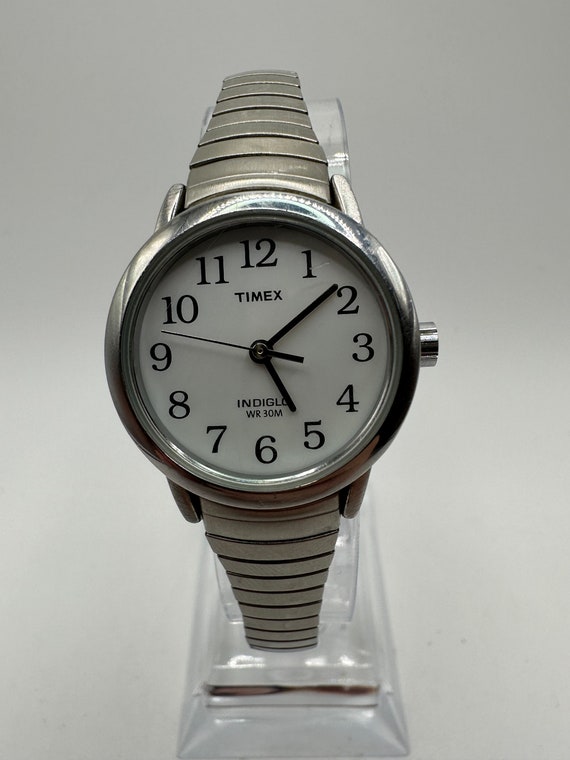 vintage Timex indiglo ladies 27mm silver watch str