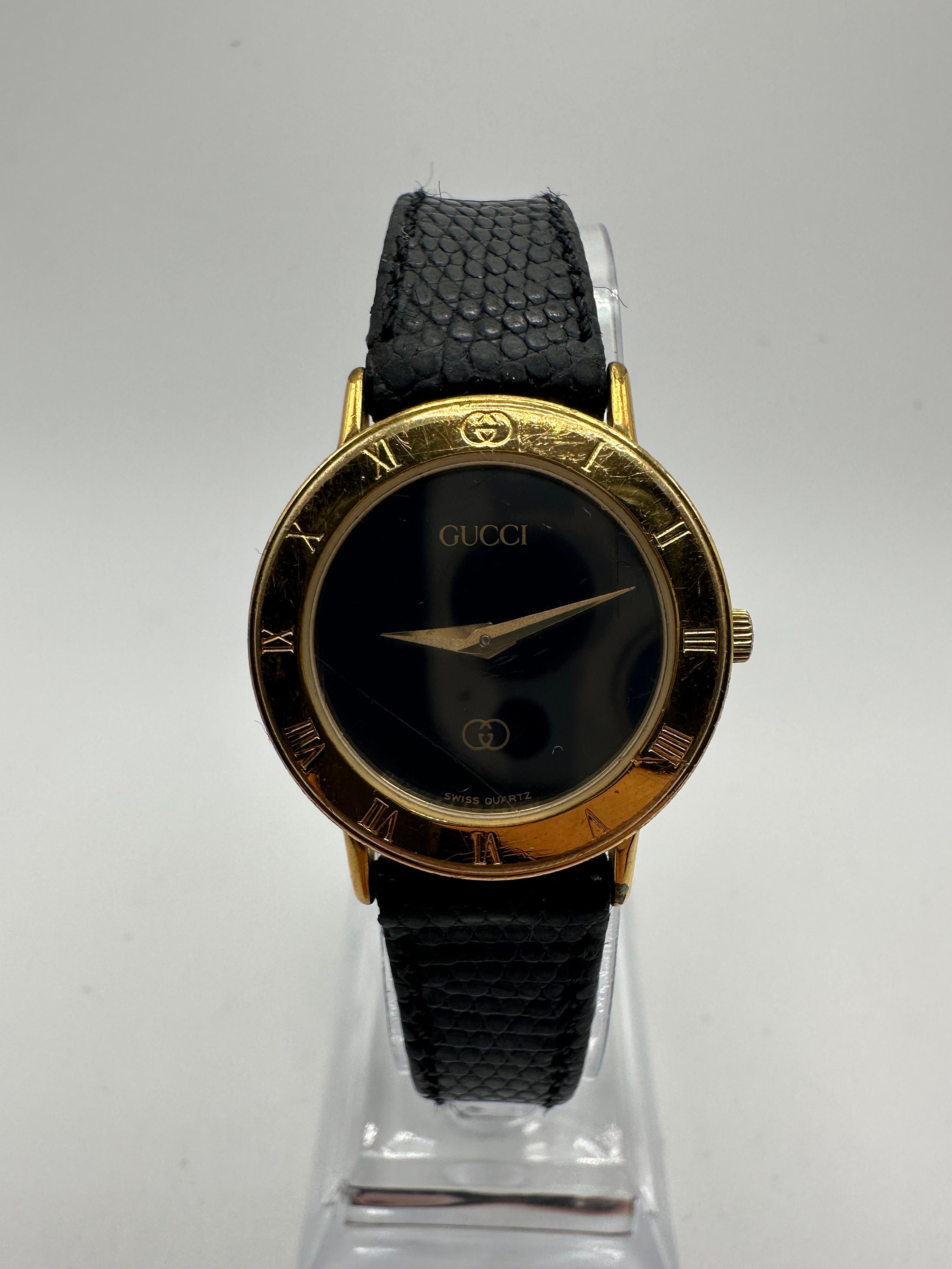 Gucci Vintage Ladies 3000 L Quartz Swiss Watch Gold Tone Gucci Vintage Ladies 3000 L Quartz Swiss Watch Gold Tone