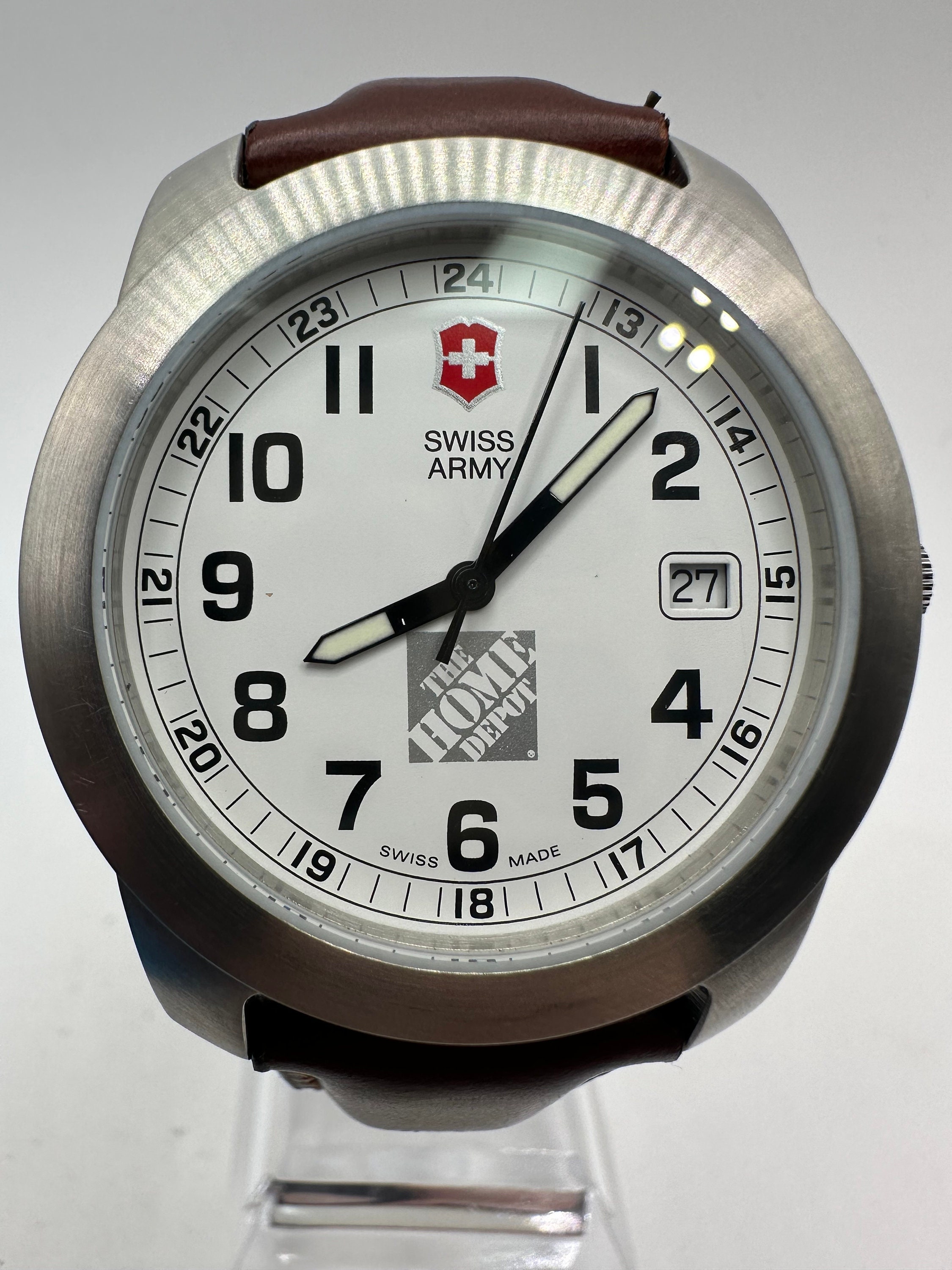 Swiss Army Ladies Watch White Dial Date Brown Leather Strap Stainless Case Swiss Army Womens Watch 29mm White Dial Brown Leather Date  main image 3