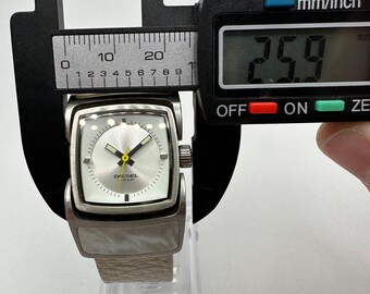 DIESEL FIVE Bar DZ-5037 Mother of Pearl White Leather Watch  display picture 2