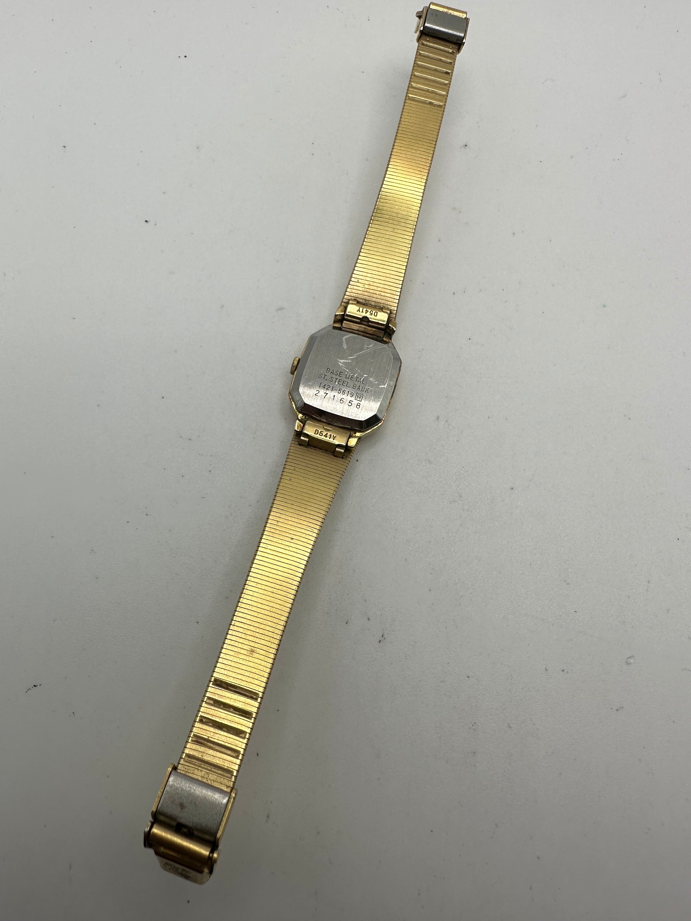 Vintage Seiko 1421 RARE Ladies Tank Watch Gold Tone Square Vintage Seiko 1421 RARE Ladies Tank Watch Gold Tone Square