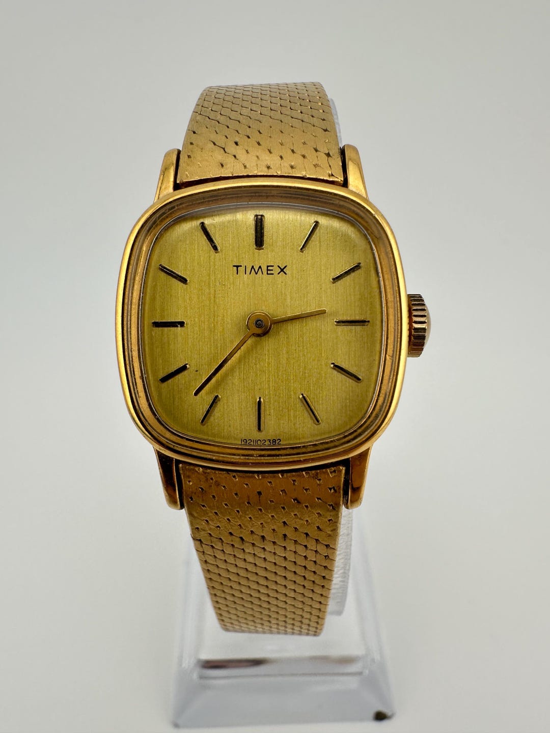 Vintage Timex ladies gold tone mechanical winding dress watch Tiny Gold-Tone Mechanical Timex Women main image 2