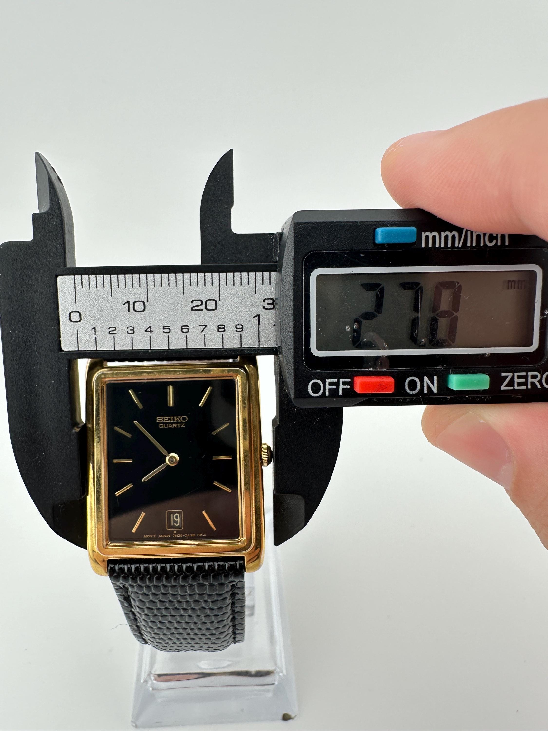Seiko 7N29 Vintage Gold Tone Tank Watch Black Leather Strap  display picture 2