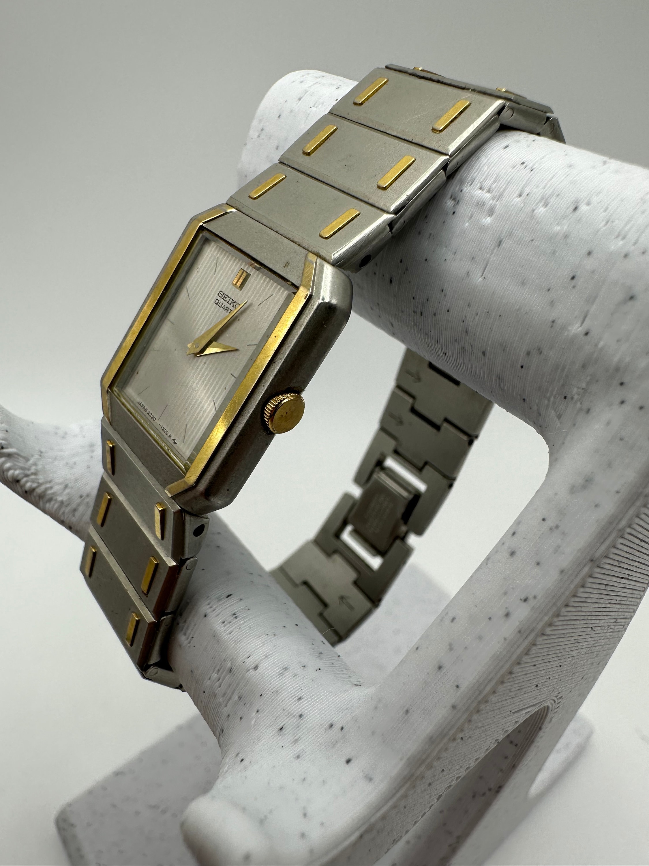 Seiko Vintage Women's Watch Gunmetal Grey 2C20-5630 Stainless