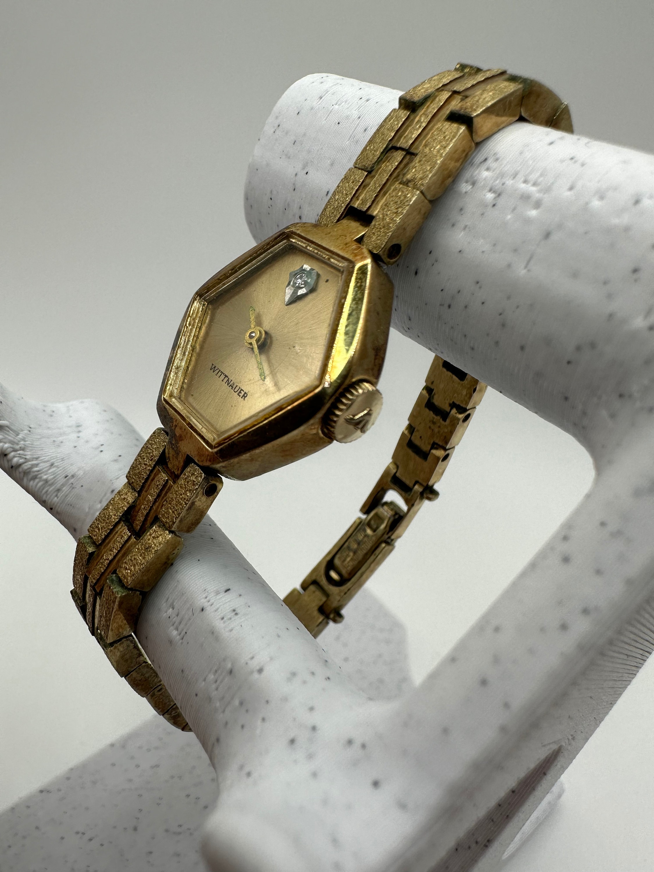 Vintage Wittnauer Geneve Cocktail Ladies Automatic Wristwatch 7550 Gold Tone WITTNAUER GENEVE Ladies Watch Cal. 5D-5 17 Jewels Swiss Made  main image 4