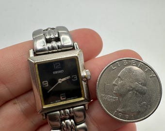 Seiko V400 Ladies Silver Tone Tank Watch Black Face Gift Her  display picture 1