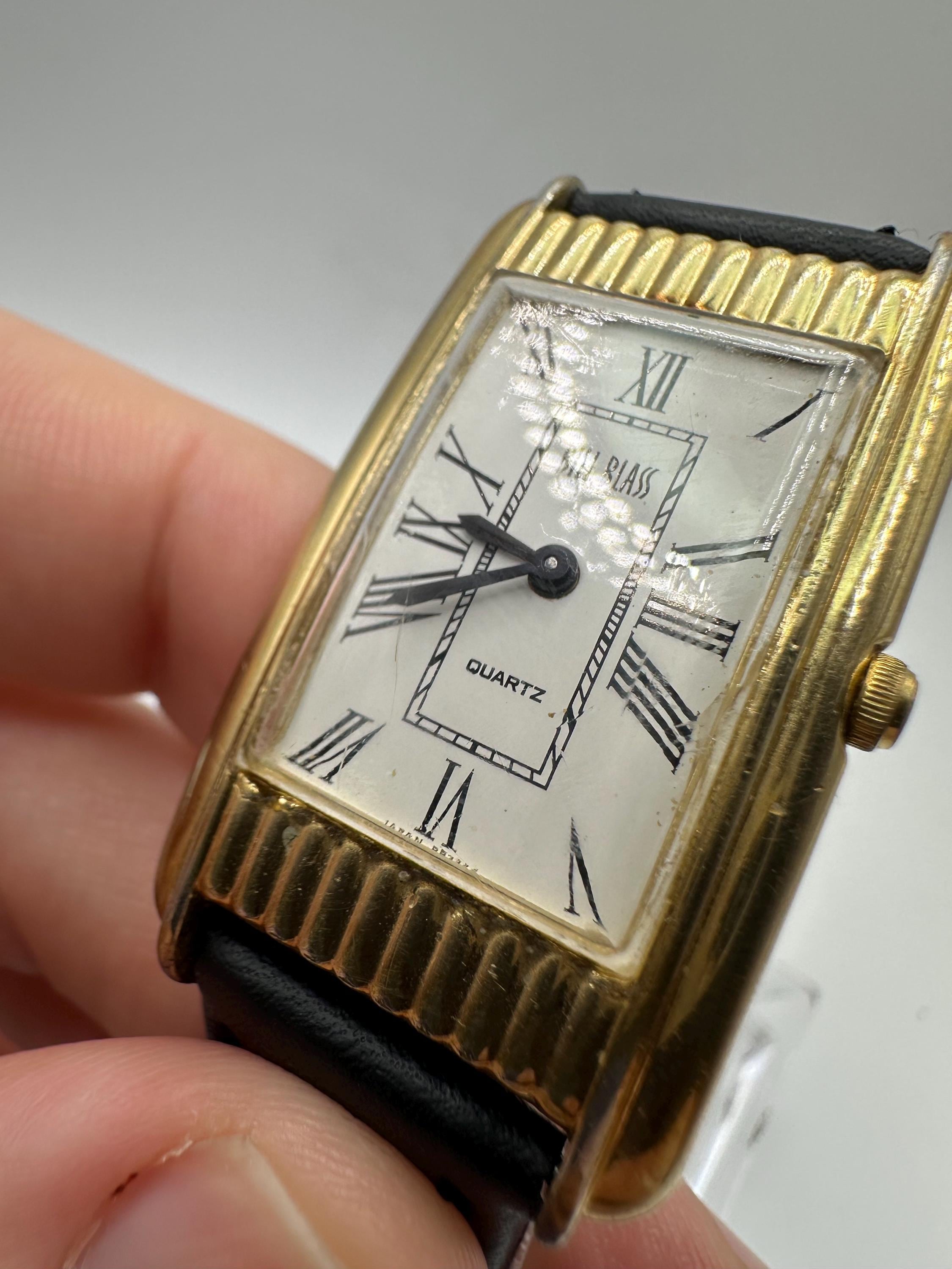 Vintage Bill Blass Ladies Gold Tone Quartz Tank Watch White 