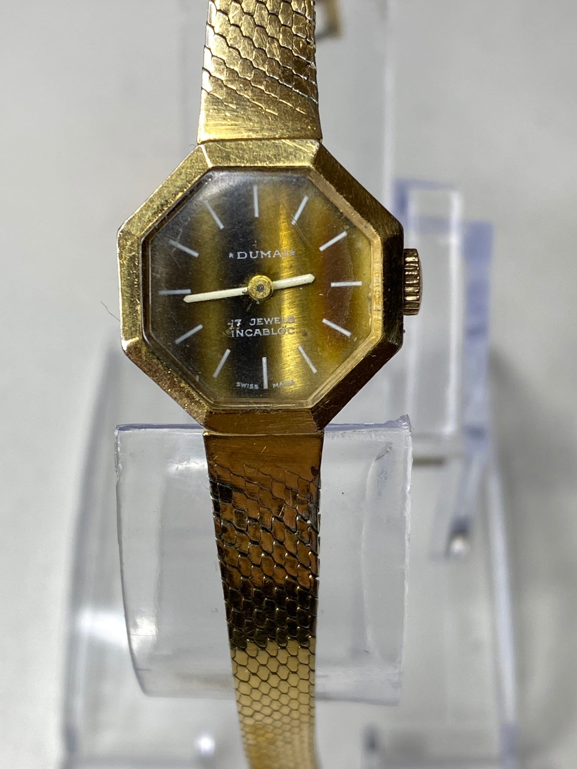 Vintage Dumai Mechanical Wind Ladies 17 Jewels Wrist Watch  display picture 1