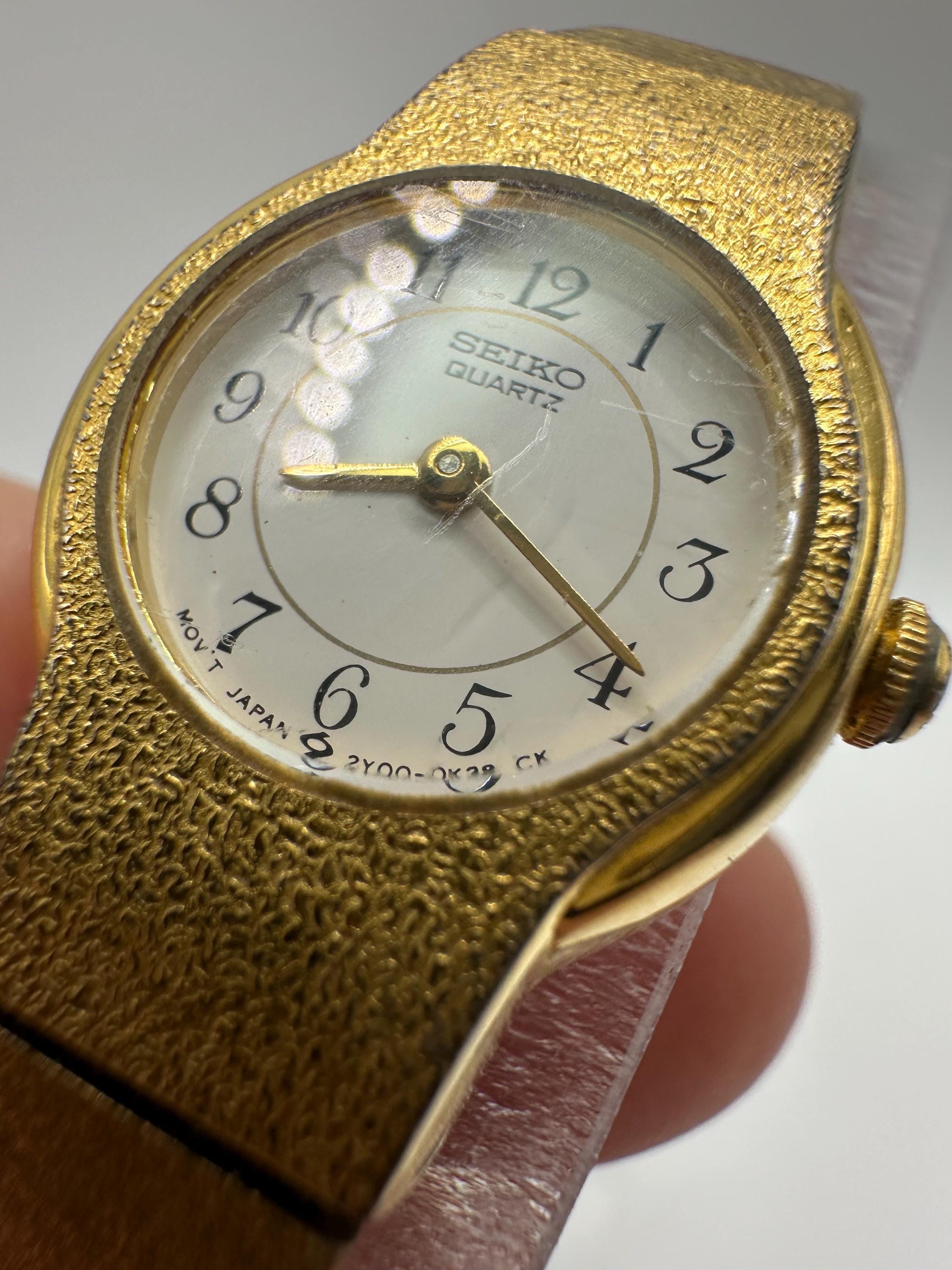 Vintage Seiko Gold Tone Ladies Quartz Cocktail Watch White  display picture 1