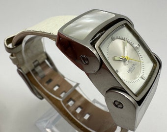 DIESEL FIVE Bar DZ-5037 Mother of Pearl White Leather Watch  display picture 3