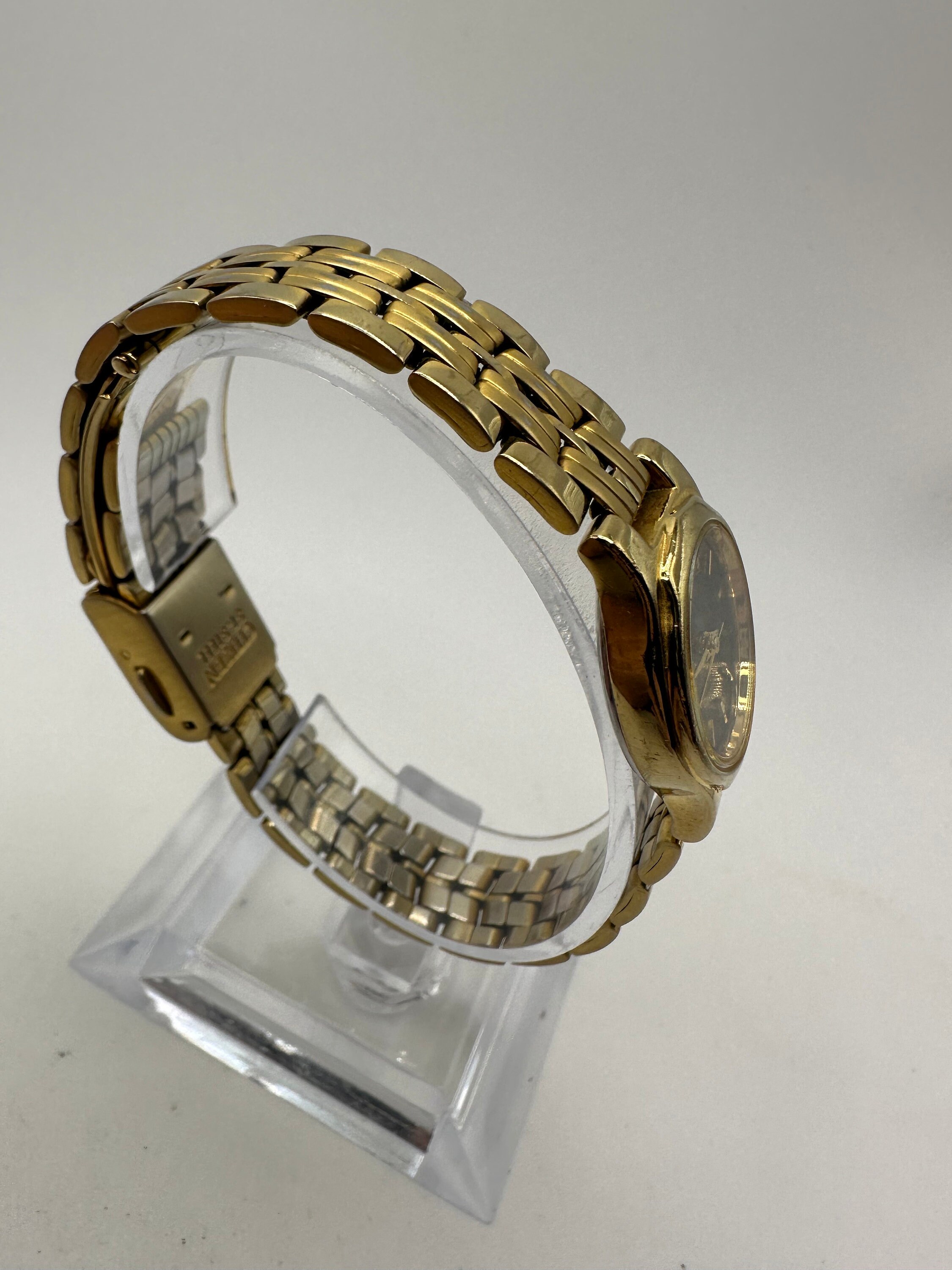 Vintage Citizen 1032 Gold Tone Ladies Watch Black Face