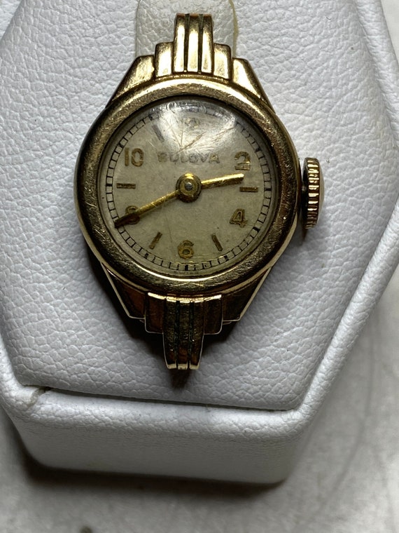 Small bulova shop ladies watch