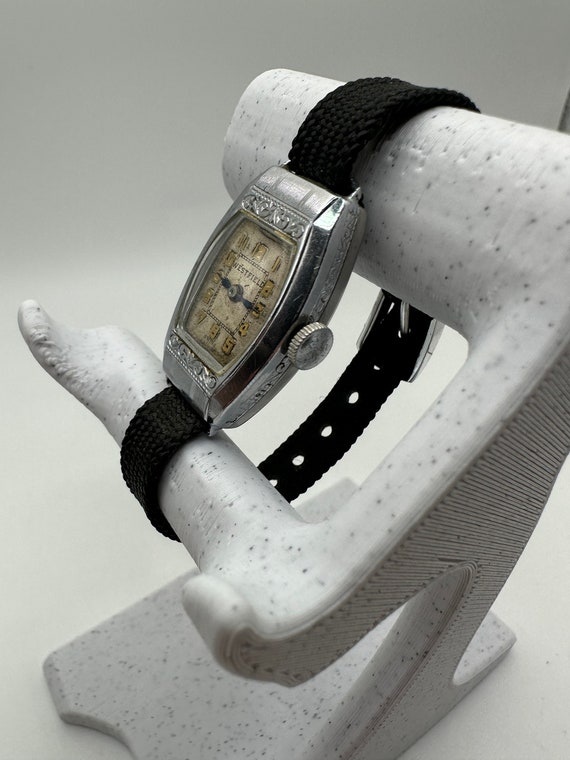 Vintage Westfield Ladies Mechanical Wind Watch Art Deco  display picture 2
