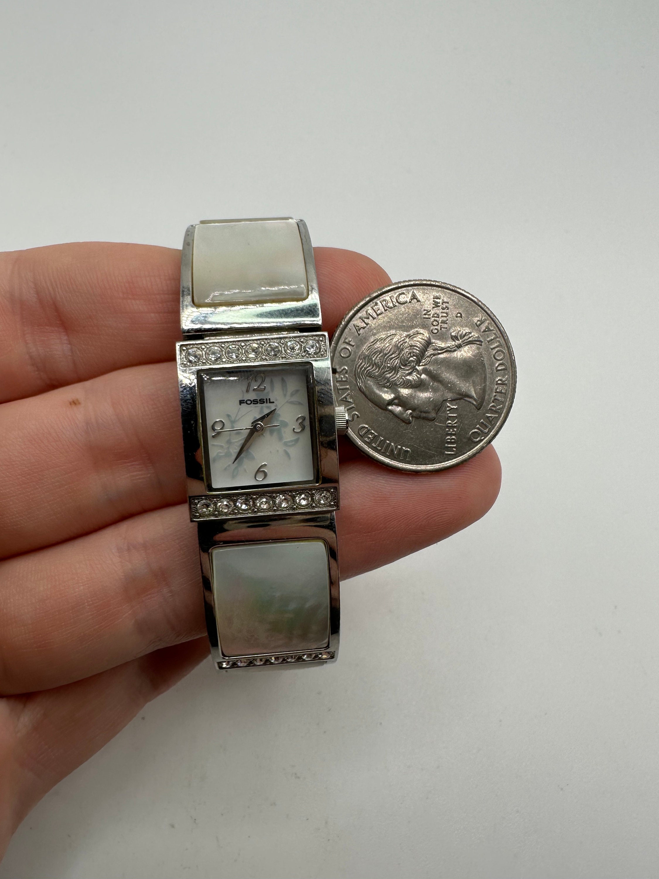 Vintage Fossil F2 ES 1402 Ladies Silver Diamond Mother of 