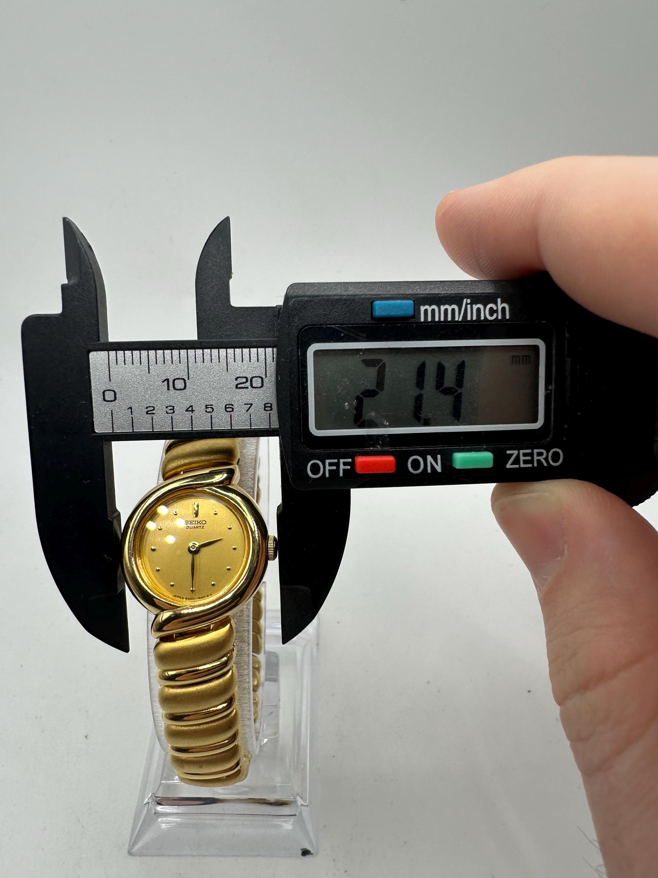 Vintage RARE Seiko 4N00 Gold Tone Ladies Circle Dress Watch Small