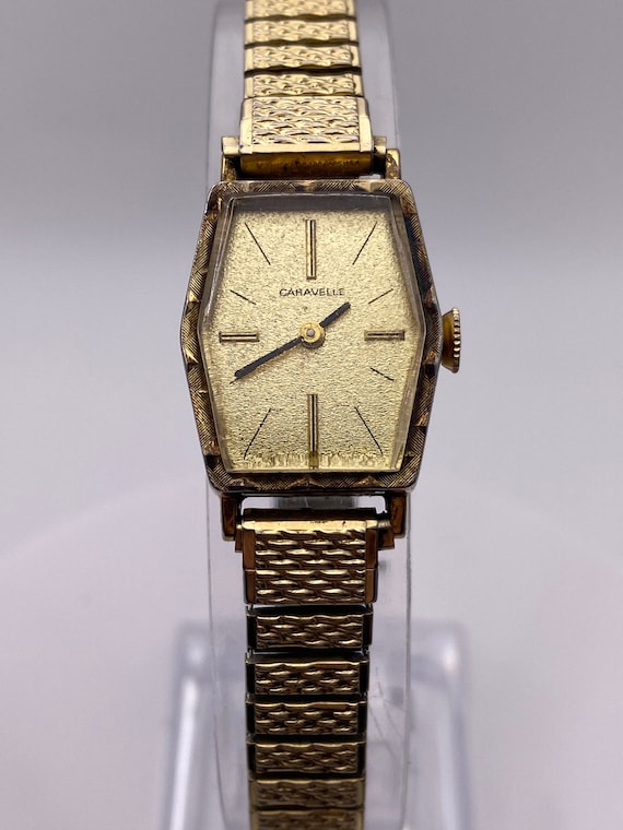 Vintage Caravelle by Bulova N7 1977 Ladies Gold Tone Vintage Caravelle by Bulova N7 1977 Ladies Gold Tone